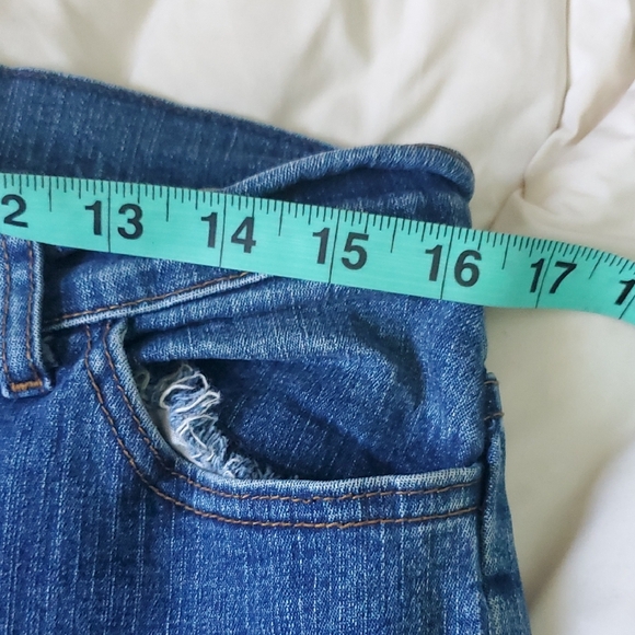 Stylish Blue Women's Denim Shorts - Picture 6 of 6